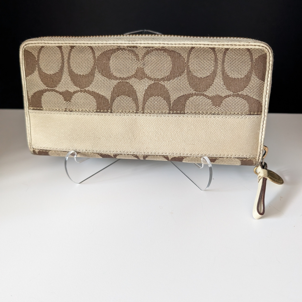 GUC Coach Signature Monogram Canvas Long Zip Wallet - Picture 2 of 12